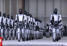 Ανθρωποειδή ρομπότ θα χρησιμοποιήσει η Κίνα για τη φύλαξη των συνόρων με το Βιετνάμ 1858e494 walker robot china og.jpg