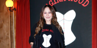 36f79285c2f6181d6f16e995053a5b7d L.jpg