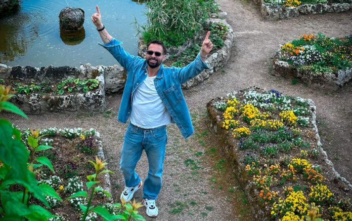 392892cb24c3de2da509a825b696cb4e L.jpg