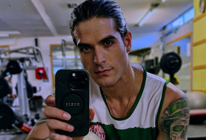 54aebc2cd1a6298a04dccfe92202d3be L.jpg