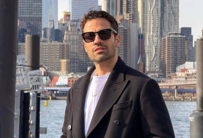 56f87b8b31fa95817d83e3cb28f76c46 L.jpg