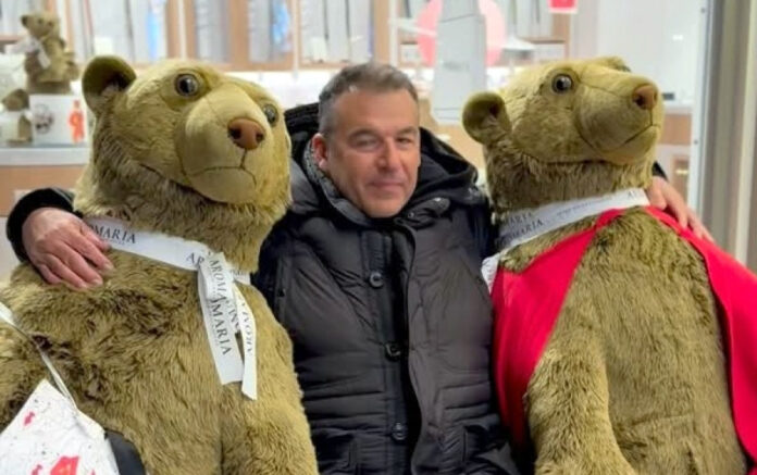 699a6b8b8dedc007f4481c4a95444cbc L.jpg