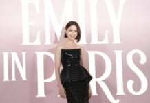 Lily Collins: Το viral reaction της όταν έμαθε πως ο Μητσοτάκης χαλαρώνει με «Emily in Paris» 6d4e40c75270148fced79a3eab8b48f5 L.jpg