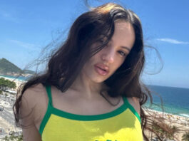 Rosalia: Μια κατσαρίδα, μια κραυγή και ένα viral σε μια live συνέντευξη που δεν θα ξεχαστεί ποτέ 915eb0bc8ae25a72a1df6345285a35d1 L.jpg