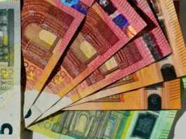 Χριστούγεννα και Πρωτοχρονιά: Δείτε πόσα χρήματα θα πάρουν ως αμοιβή όσοι εργαστούν Xristougenna 1 1.jpg