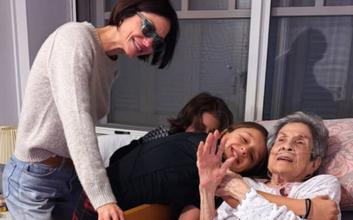 a113f1c729533ef2e7a87a95e6daac2a L.jpg