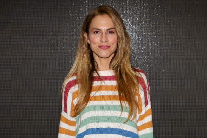 a18a24022a3aaab6c72d41c95e05fde0 L.jpg