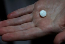 Απίστευτο περιστατικό σε νοσοκομείο: Nοσηλεύτρια αντί να δώσει φάρμακο σε ασθενή το κατάπιε η ίδια abortion pill reuters 1200x630.jpg