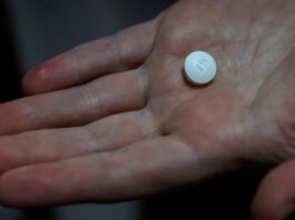 Απίστευτο περιστατικό σε νοσοκομείο: Nοσηλεύτρια αντί να δώσει φάρμακο σε ασθενή το κατάπιε η ίδια abortion pill reuters 1200x630.jpg