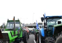 Σκληραίνουν τη στάση τους οι αγρότες: Μπλόκα και σε παράδρομους, επόμενος στόχος λιμάνια και αεροδρόμια agrotes nikaia 1 1200x630.jpg