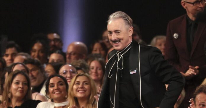 alan cumming 1200x630.jpg