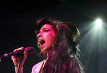 Amy Winehouse: Σε δίκη ο πατέρας της με δύο φίλες της που πούλησαν τα φορέματά της για πάνω από 800.000 ευρώ amy winehouse 2 1200x630.jpg