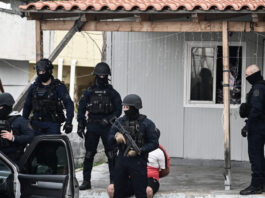 ΟΠΕΚΕΠΕ: Ο «εγκέφαλος» της οργάνωσης είχε βάλει στο κόλπο και την πεθερά του – Δήλωναν χωράφια πεθαμένων astinomikoi eurok 2 1200x630.jpg