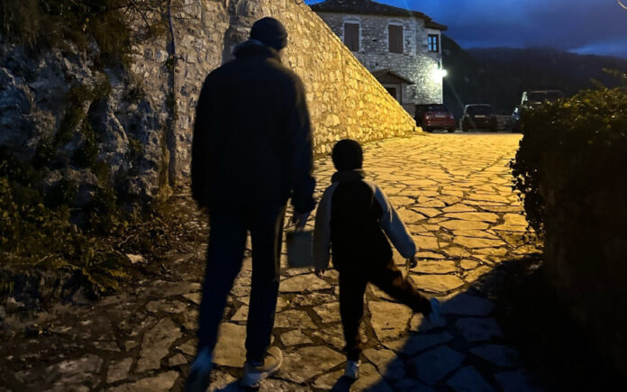 b7c1499ade170b078c16d07849ce2bed L.jpg