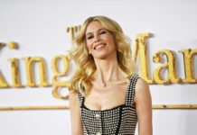 claudia schiffer 1200x630.jpg