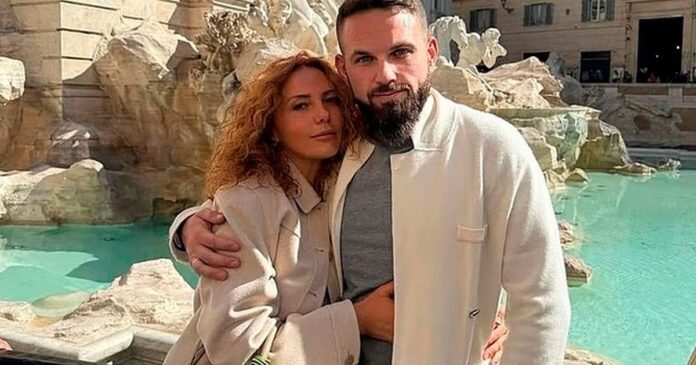 couple 1200x630.jpg couple 1200x630.jpg