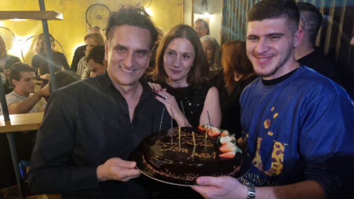 da5debcaaf539e9dbecbc4a27473b4c2 L.jpg da5debcaaf539e9dbecbc4a27473b4c2 L.jpg