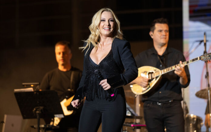 dbd0e320a90ec1a31f1d00105717440c L.jpg