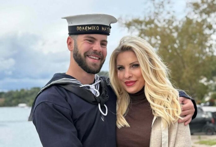 dc69d4c01cb15fd67f25bb5f25608d9e L.jpg