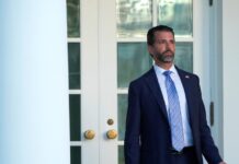 Ντόναλντ Τραμπ Τζούνιορ κατά Ουκρανίας και Ζελένσκι: «Είναι πιο διεφθαρμένη από τη Ρωσία – Μπορεί οι ΗΠΑ να αποστασιοποιηθούν από τον πόλεμο» donald trump jr 1 1200x630.jpg