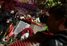 Αλέξανδρος Γρηγορόπουλος: Λουλούδια και μουσική στο μνημείο – Η ανακοίνωση της ΕΛΑΣ για τα επεισόδια eksarxeia3 1 1200x630.jpg