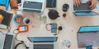 eleutheroi epaggelmaties 1.jpg