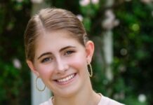 Έλα Κουκ: Φοιτήτρια αντιπρόεδρος του ρεπουμπλικανικού συλλόγου, η μία νεκρή από την ένοπλη επίθεση στο Πανεπιστήμιο Μπράουν στις ΗΠΑ ella hook 1200x630.jpg