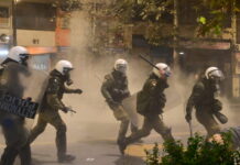 Εξάρχεια: Επίθεση αγνώστων με 5 μολότοφ κατά διμοιρίας των ΜΑΤ epeisodia eurok 1200x630.jpg