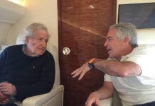 Νέες φωτογραφίες από την υπόθεση Επστάιν δημοσιεύτηκαν από τους Δημοκρατικούς – Τα μυστήρια μηνύματα για κορίτσια και ο Μπίλ Γκέιτς epstein2 1 1200x630.jpg