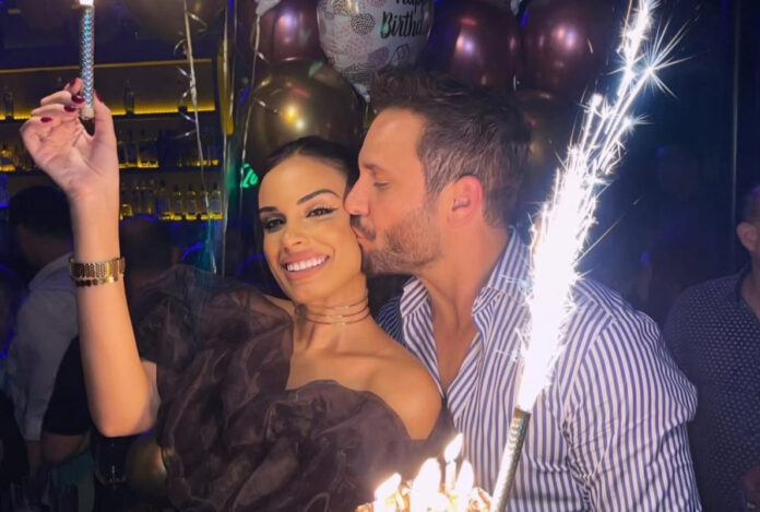 fd1a1b4f32c13d28b0646ae0a8bd21bd L.jpg