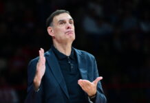 Ενοχλημένος ο Μπαρτζώκας με την χαλάρωση των παικτών του Ολυμπιακού: «Μετά το +21 αποφάσισε ο καθένας να κάνει ό,τι θέλει» giorgos mpartzokas eurokinissi 1200x630.jpg