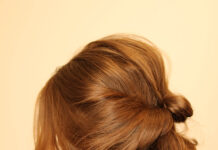 Αυτό είναι το κορυφαίο hair trend που μπορείτε να υιοθετήσετε από το πρωί μέχρι το βράδυ half ponytail 683x1024.jpg