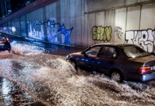 Κακοκαιρία Byron: Πλημμύρες στη Μάνδρα, έκλεισε η Εθνική Αθηνών – Κορίνθου στα διόδια Ελευσίνας – Δρόμοι ποτάμια και μπαράζ 112 kairos vroxi eurok 1200x630.jpg