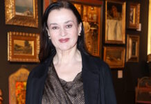 Η Καρυοφυλλιά Καραμπέτη για τον λόγο που δεν έκανε οικογένεια: «Έλεγα γιατί να φέρω στον κόσμο ένα παιδί που το περιμένει αυτή η μοίρα» kariofilia karampeti ndp 1200x630.jpg