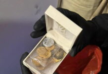 ΟΠΕΚΕΠΕ: Σε 11 τραπεζικούς λογαριασμούς διακινούσαν τα κέρδη τα μέλη του κυκλώματος στην Κρήτη – Βρέθηκαν λίρες και ράβδοι χρυσού lires opekepe 1200x630.jpg