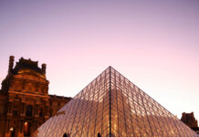 Διαρροή νερού στο Λούβρο «έπνιξε» 400 σπάνια βιβλία στο Τμήμα Αιγυπτιακών Αρχαιοτήτων louvre reuters 1200x630.jpg