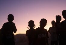 Η Τυνησία και η Ουγκάντα υποψήφιες να φιλοξενήσουν «κέντρα επιστροφής» μεταναστών από τη Γερμανία metanastes 1200x630.jpg