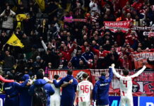 Καϊράτ Αλμάτι – Ολυμπιακός: Οι πανηγυρισμοί των οπαδών με τους ερυθρόλευκους παίκτες για το «διπλό» στο Champions League olympiakos opadoi paiktes eurokinissi 1200x630.jpg