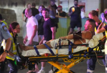 Σίδνεϊ: Αιματοκύλισμα σε παραλία κατά τη διάρκεια εβραϊκής γιορτής – 12 οι νεκροί από πυρά ενόπλων, βρέθηκε και βαν με εκρηκτικά paralia epithesi associated 1200x630.jpg