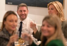 Ο Νίκος Ανδρουλάκης και οι βουλευτές του ΠΑΣΟΚ γευμάτισαν στην Καισαριανή pasok 5 1200x630.jpg