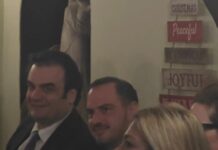 Ο Κυριάκος Πιερρακάκης σε ταβέρνα με το οικονομικό επιτελείο και δημοσιογράφους μετά τη ψήφιση του Προϋπολογισμού pierrakakis 7 1200x630.jpg