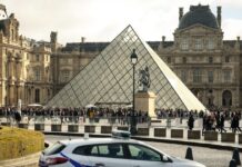 Γαλλία: Στο εδώλιο ο φροντιστής των ασημικών του Ελιζέ και ο σύντροφός του γιατί έκλεψε πολύτιμα αντικείμενα police gallia 1 1200x630.jpg