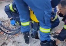 Λευκάδα: 2χρονο παιδί έπεσε σε δεξαμενή με απόβλητα – Η «χειρουργική» επιχείρηση της πυροσβεστικής για τον απεγκλωβισμό του pyrosvestes paidaki 1 1200x630.jpg