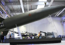 Η γερμανική βιομηχανία όπλων εύχεται καλά Χριστούγεννα με ημερολόγιο σε σχήμα άρματος μάχης rheinmetall 10122025 1200x630.jpg