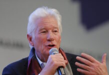 Ο Ρίτσαρντ Γκιρ για το ντοκιμαντέρ «Wisdom of Happiness» αφιερωμένο στον Δαλάι Λάμα – «Ποτέ δεν έχω δουλέψει τόσο σκληρά» richardgere apempe 1200x630.jpg