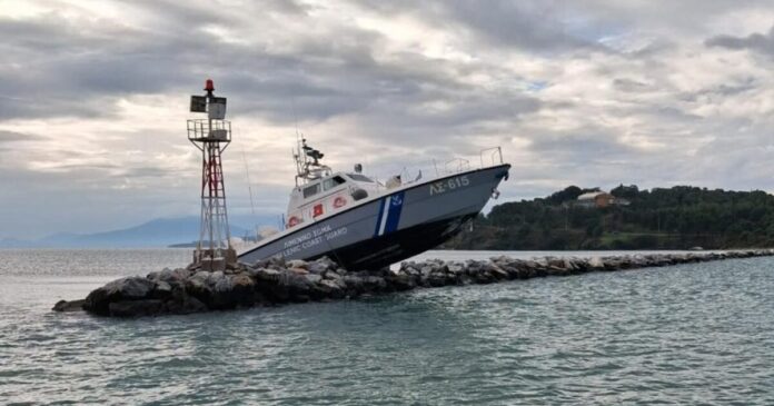 skafos limeniko volos 1 1200x630.jpg skafos limeniko volos 1 1200x630.jpg