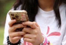 Το Ισραήλ απαγορεύει τη χρήση των κινητών τηλεφώνων στα δημοτικά σχολεία της χώρας social media 1200x630.jpg