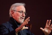 «Disclosure Day»: Το πρώτο τρέιλερ της ταινίας του Στίβεν Σπίλμπεργκ με τους Έμιλι Μπλαντ και Κόλιν Φερθ stevenspielberg apempe 1200x630.jpg