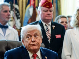 Το Κέντρο Κένεντι θα μετονομαστεί σε «Τραμπ – Κένεντι»: Η εκπρόσωπος του Λευκού Οίκου δίνει «συγχαρητήρια» στον νεκρό πρόεδρο trump 2 1 1200x630.jpg