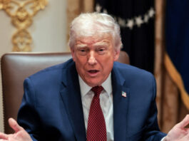 Ο Ντόναλντ Τραμπ κατηγορεί για «προδοσία» τα ΜΜΕ που ασχολούνται με την υγεία του: «Κανείς δεν εργάζεται όπως εγώ» trump white house reuters 1200x630.jpg